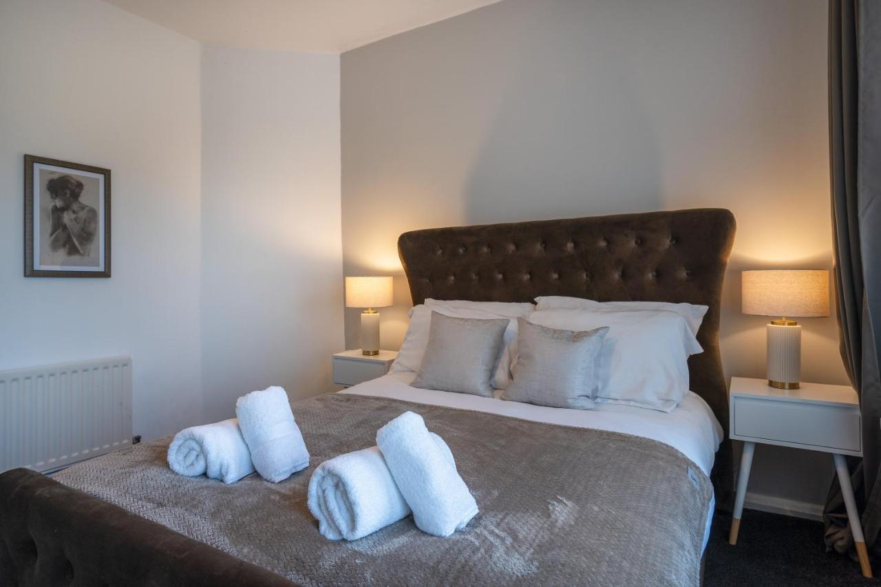 Comfy 3bed House-parking-garden