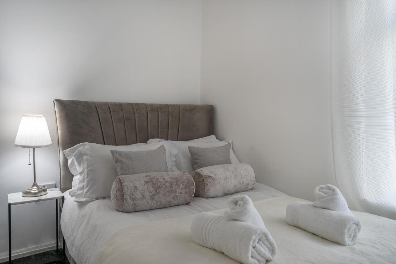 Comfy 3bed House-parking-garden Apartment *