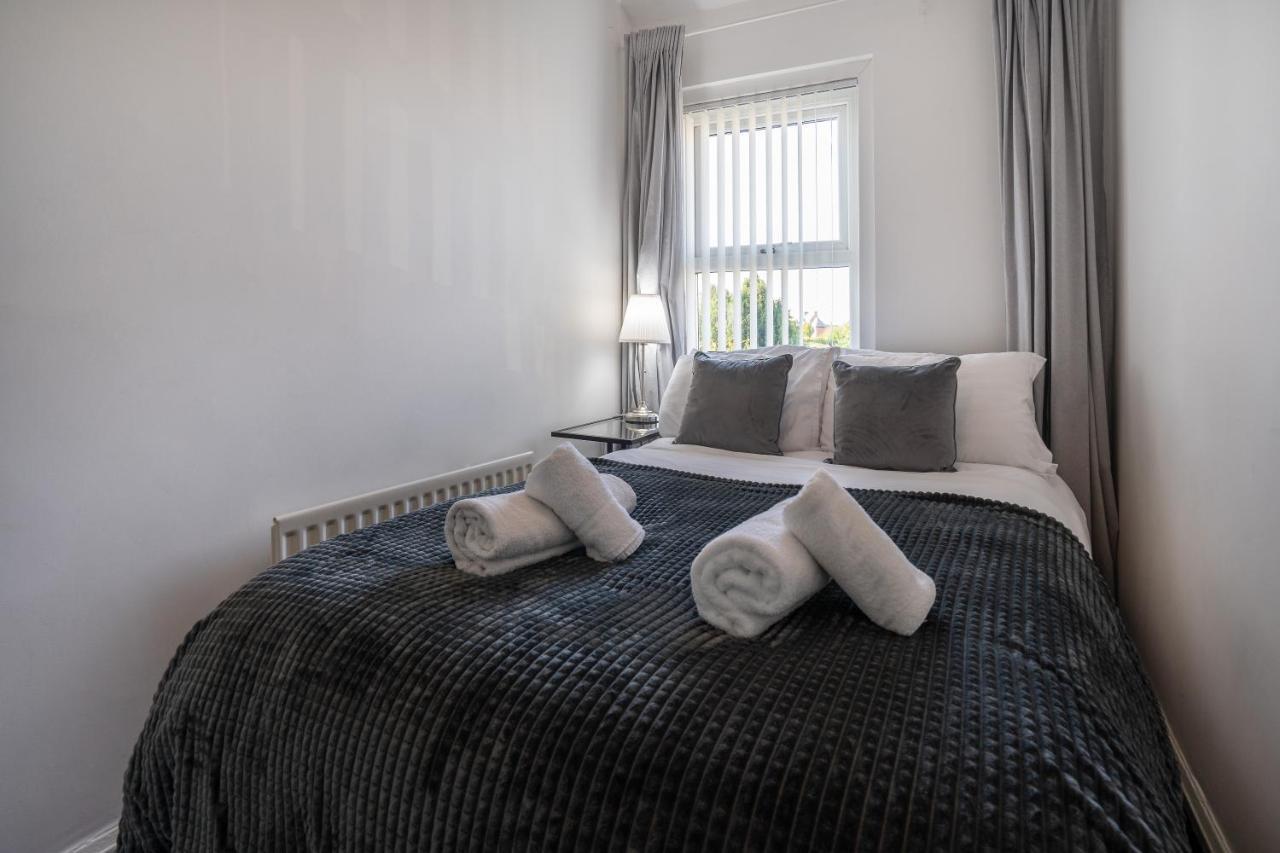 Comfy 3bed House-parking-garden Apartment *