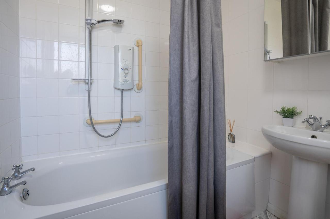 Apartment Comfy 3bed House-parking-garden